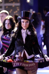 Canadian actress, Serinda Swan, as Zatanna in an upcoming episode of Smallville, titled "Hex" (Photo: Michael Courtney/Warner Bros. Television)
